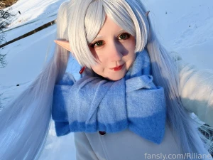 Hewwo yesterday was my frieren photoshoot i wanted it from last winter