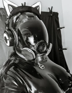 More from the second wearing of the catsuit more candid phone cameras part 1