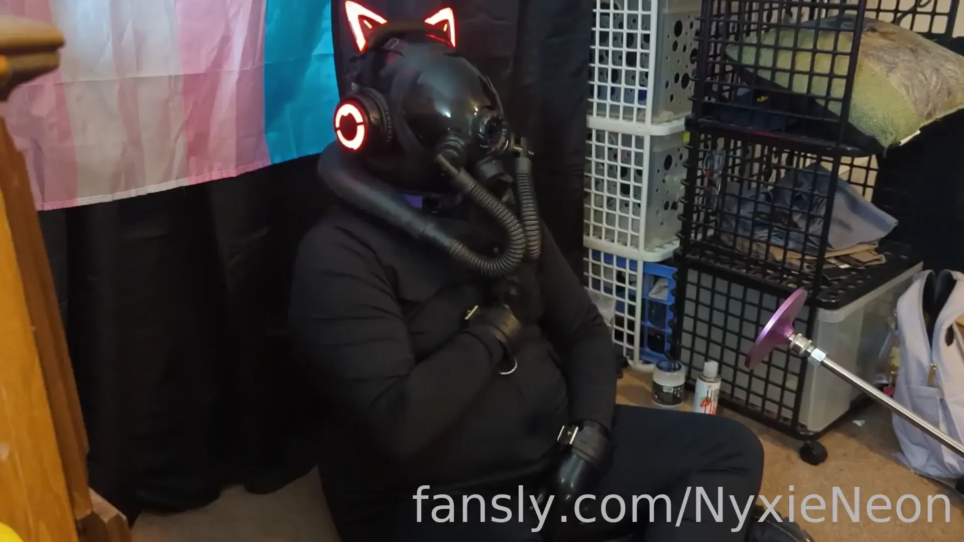 Warning warning subject the hole has breached containment it hungers 