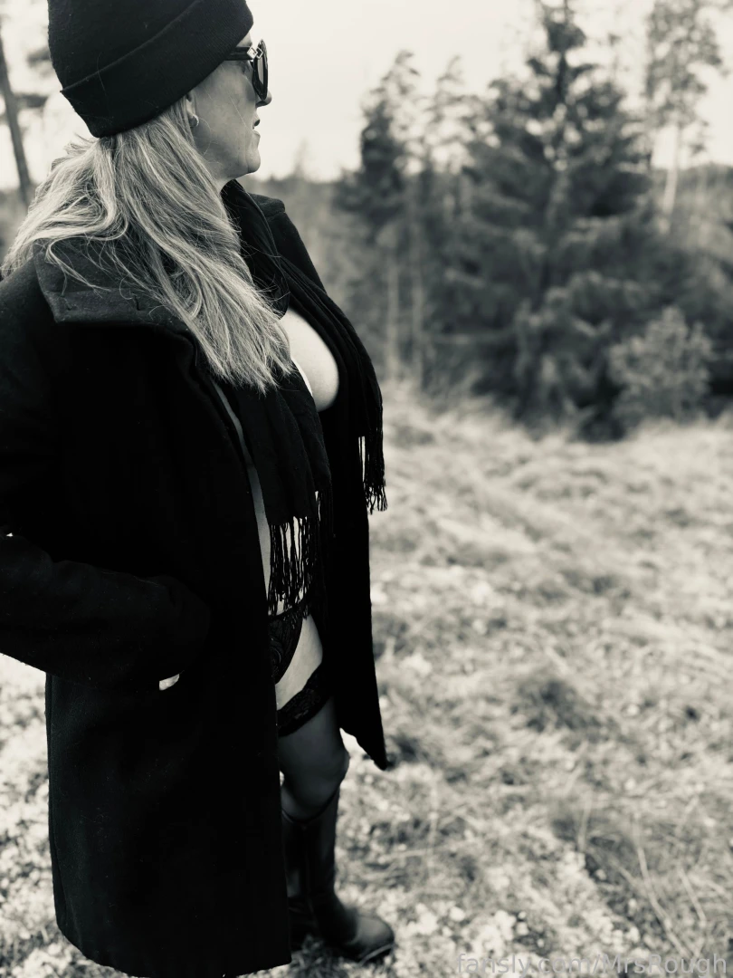 Finally i m back on track with my fan fucks it s warm outside today 