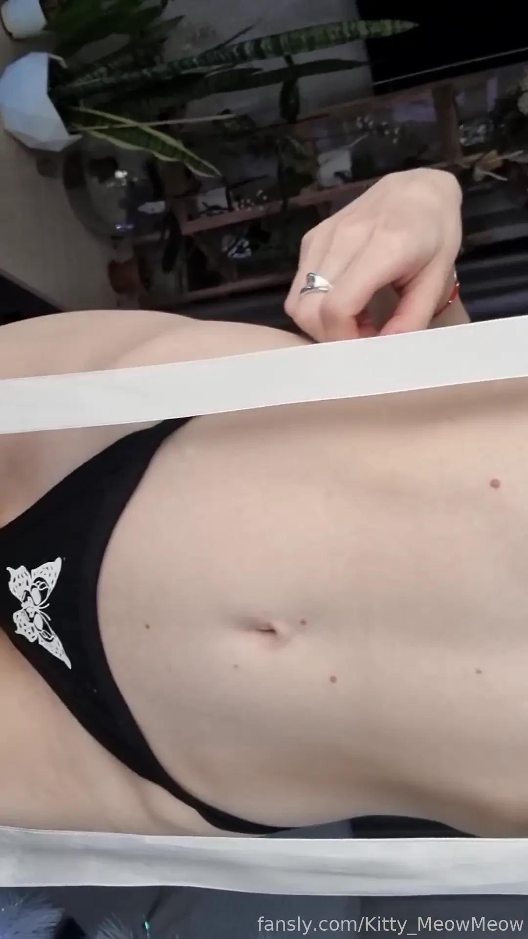 Or kitty need to choose white side nude atlhetic kitty 18 bigboobs 