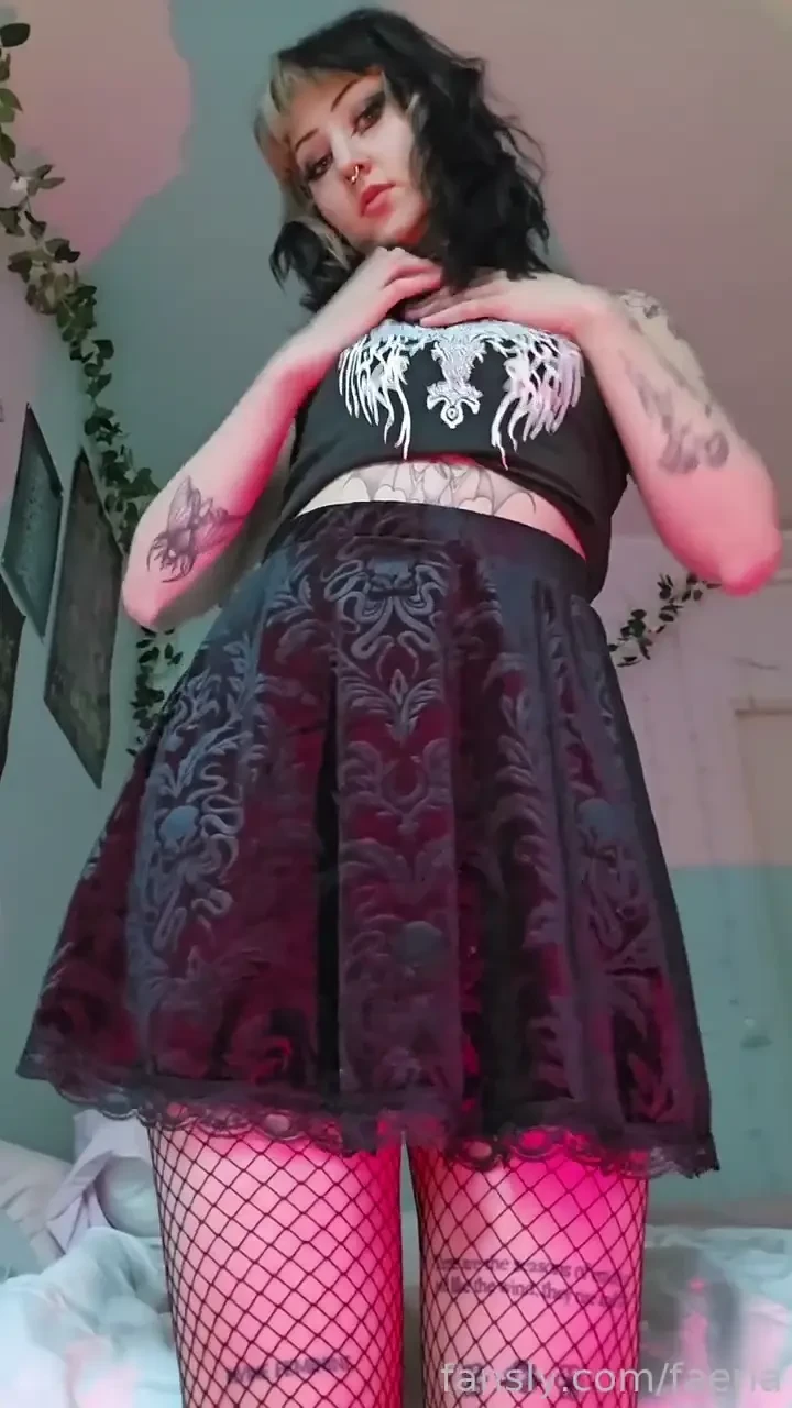 Fingering and riding in fishnets good lawd masturbation altgirl 