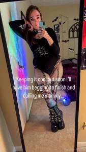 Gotta keep it cool dom gothgirl bdsm mommykink mommy kink horny
