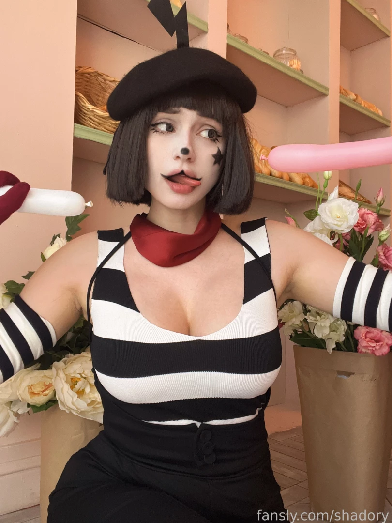 One mime two balloons this smells like something really exciting 