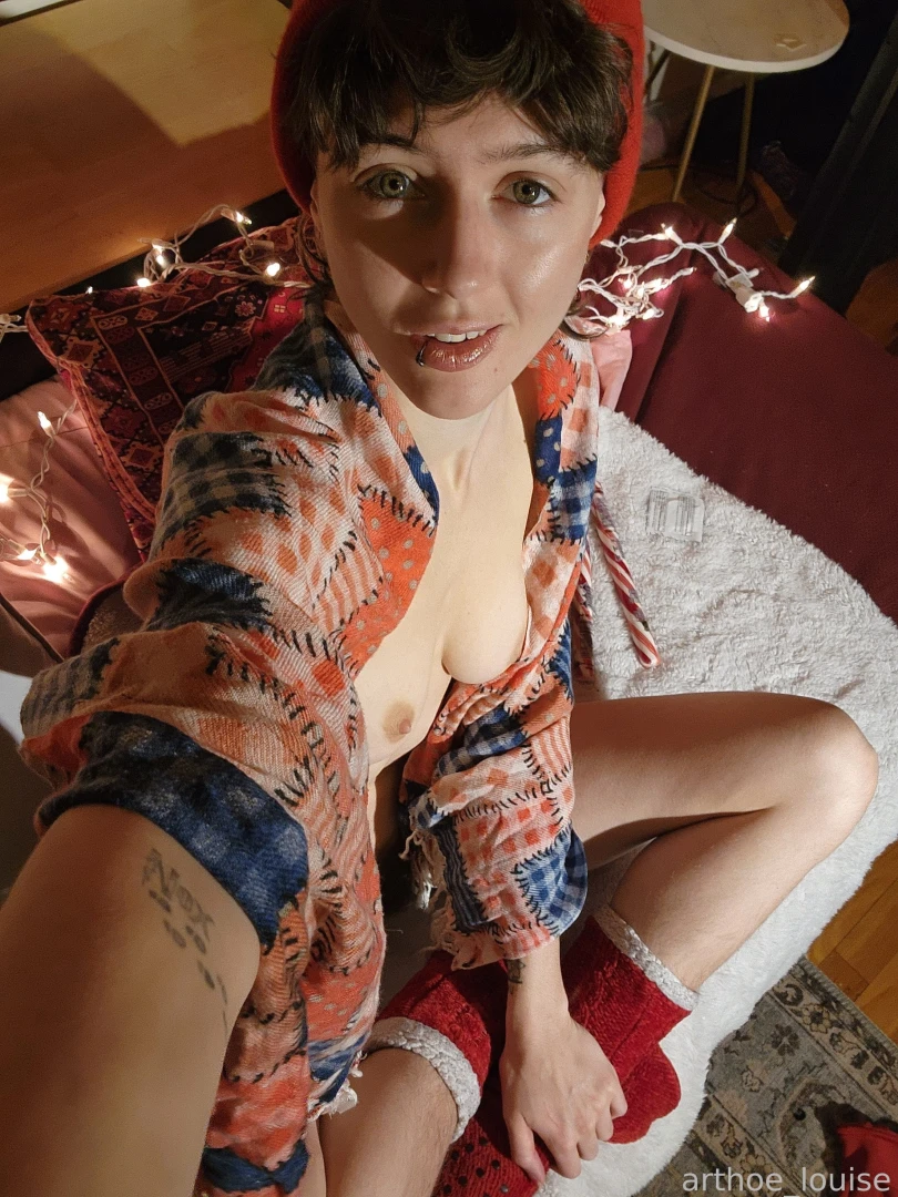 Merry christmas curds and cheeses shorthair selfie tattoos topless 