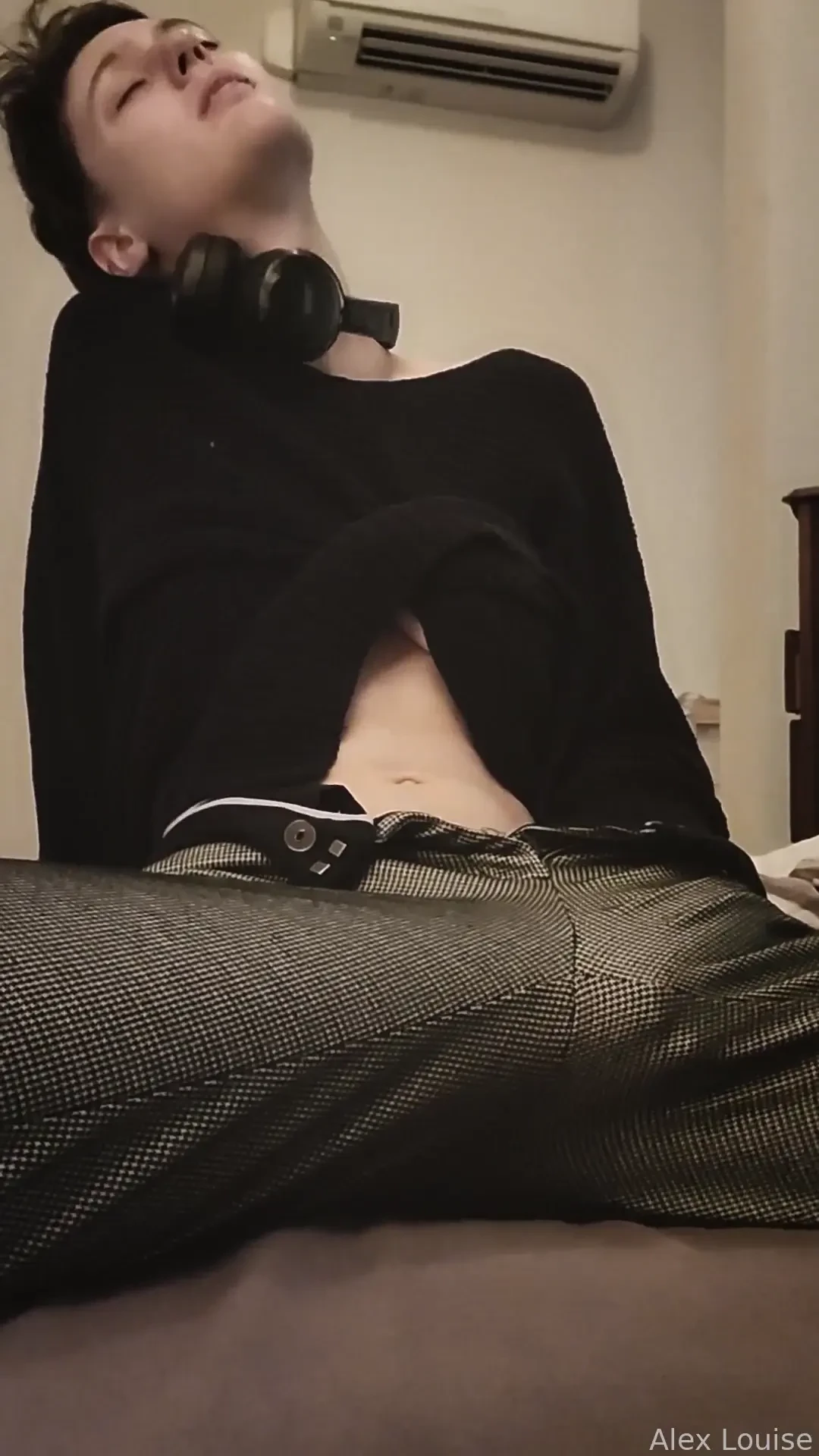 What happens when you get horny in the middle of your busy day bang 