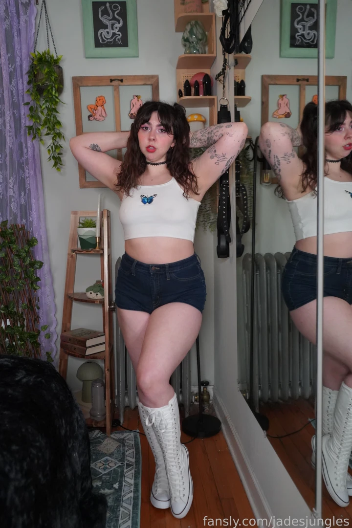 My sub bought me knee high converse for my birthday so i gave him a part 1 