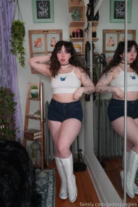 My sub bought me knee high converse for my birthday so i gave him a