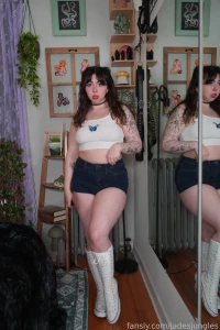 My sub bought me knee high converse for my birthday so i gave him a part 2