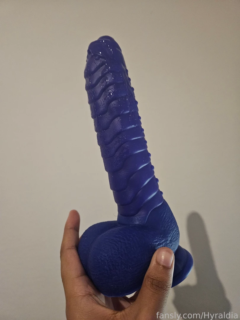 Before and after i sat on the toy it reacts to heat 3 chat made me cum 