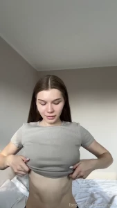 Loose tee bouncy mood and zero self-control how many bounces before