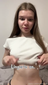 White tee wild moves do you like it bustybabe whiteonme boobjiggle