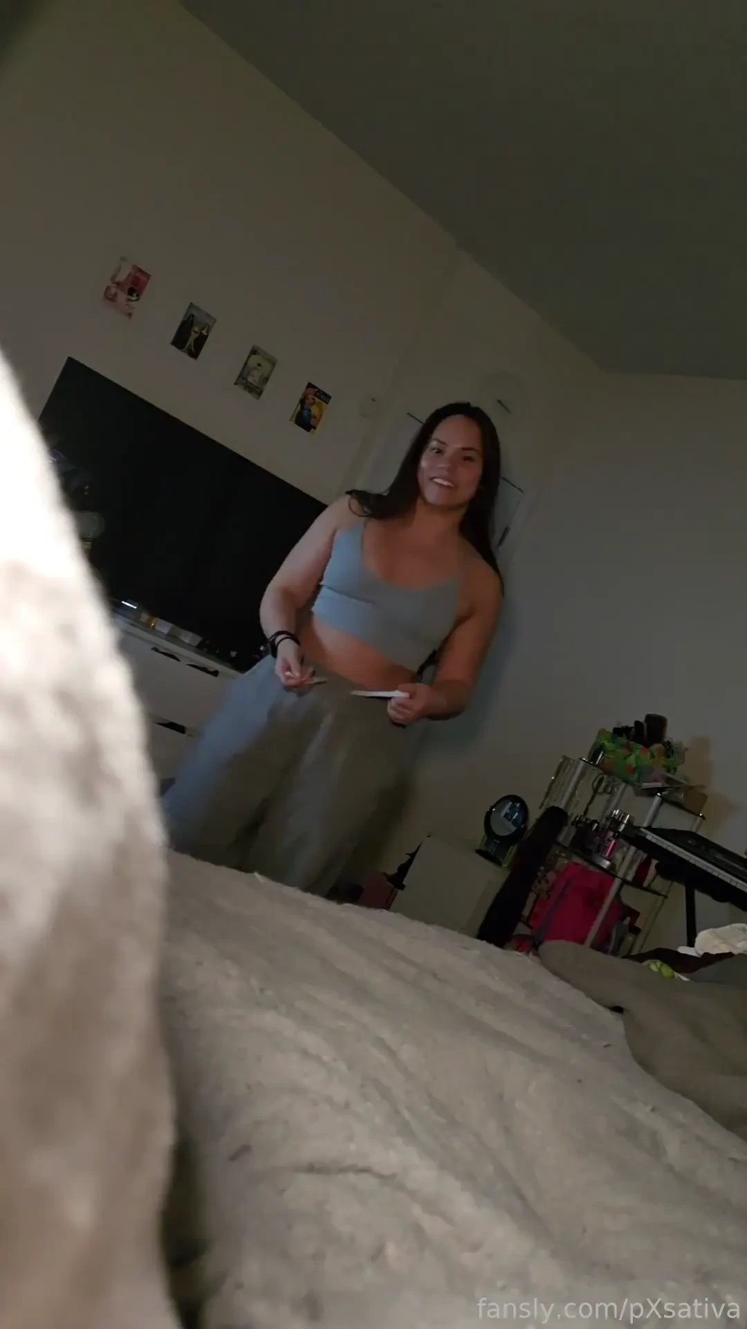 Cheat on your gf with me you re sitting in your room when i come in 