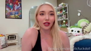 Just chatting with you but then i got topless and started rubbing my