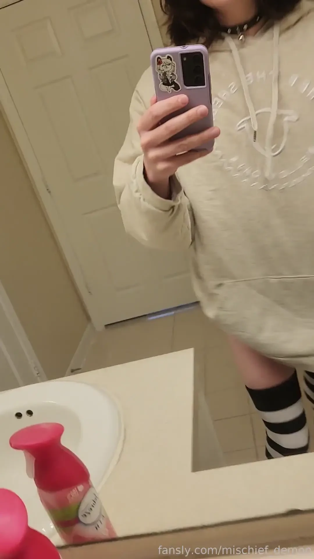 Https twitch tv mischief__demon fart farts farting girlfart girlfarts 