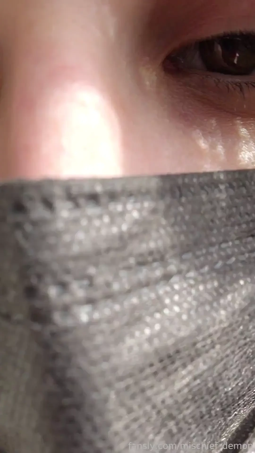 Farts i held in at werk 2day 