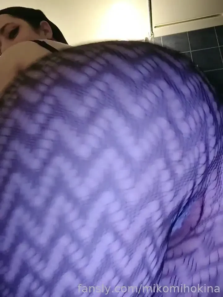 Ripping my pantyhose for you to fill me up only for the real ass 