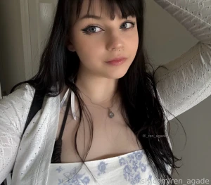 Good morning i want to commission a half body sexy vtuber model for us