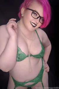 I love how i look in green lt 3