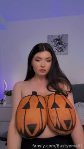 Fyp busty bigboobs bigtits tits bustyema halloween cosplay