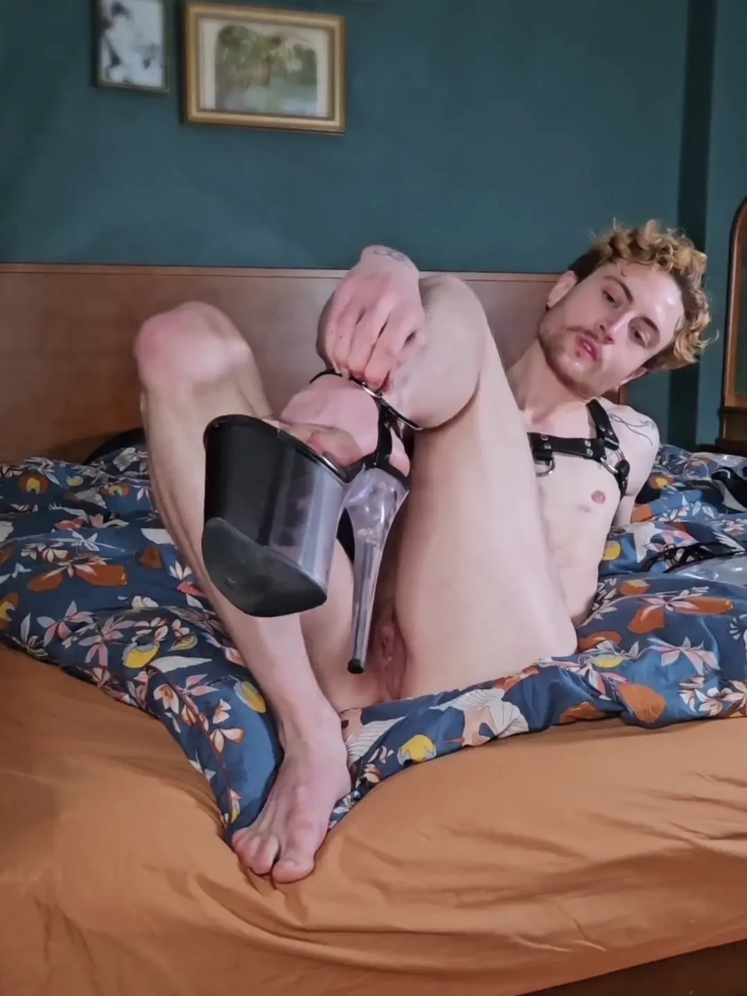 If you re not subscribed is it because you are fond of the hearts lol 