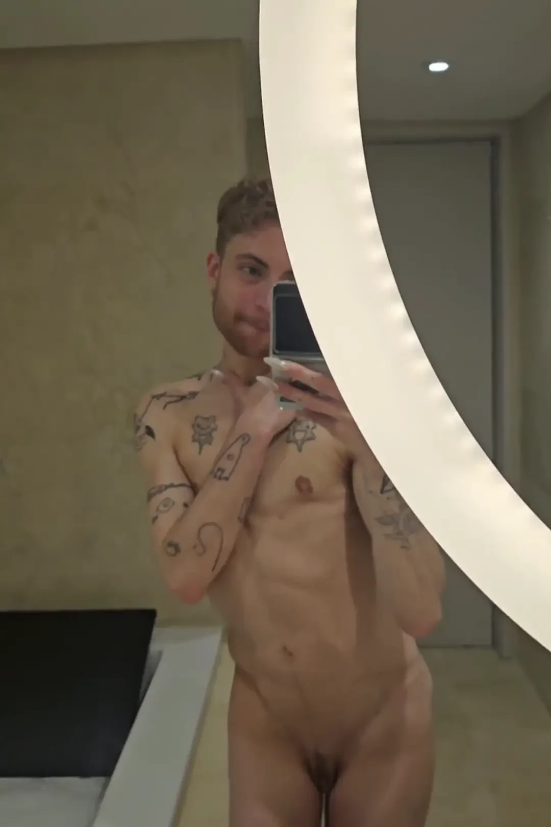 Love a mirror selfie maybe you notice transman twink transtwink ftm 