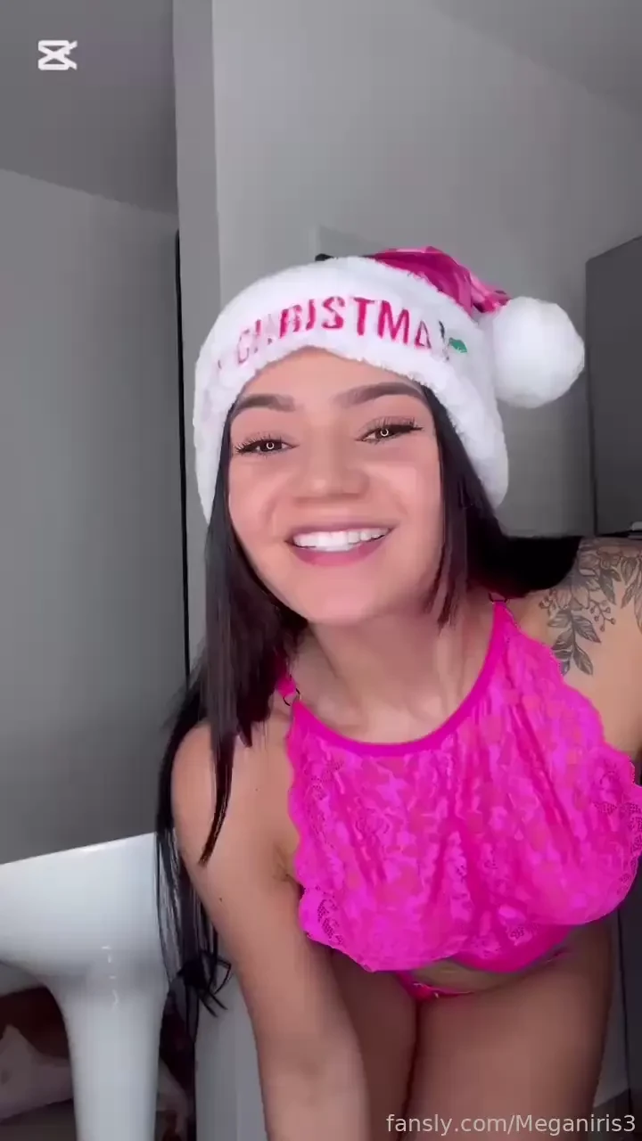 Merry christmas darling fyp pussy boobs ass bigass lingerie fingering 