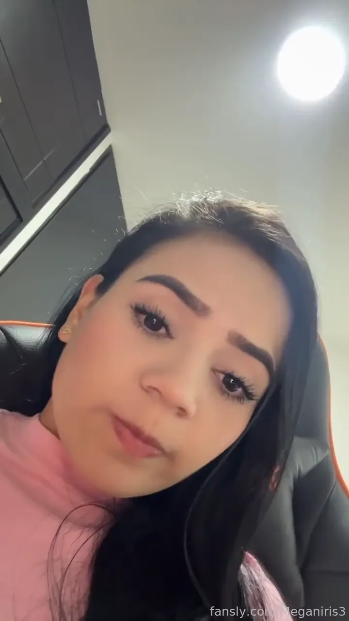 Are u like video chats fyp pussy boobs ass bigass lingerie fingering 