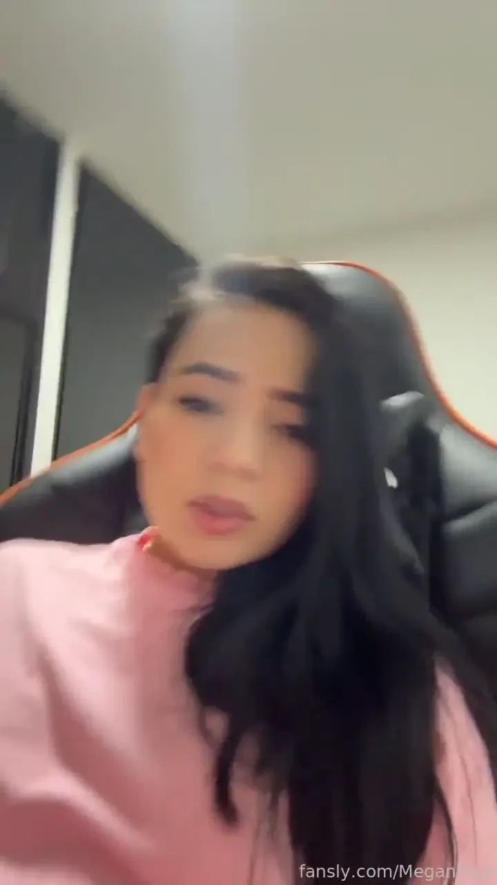 Fingering my pussy fyp pussy boobs ass bigass lingerie fingering 