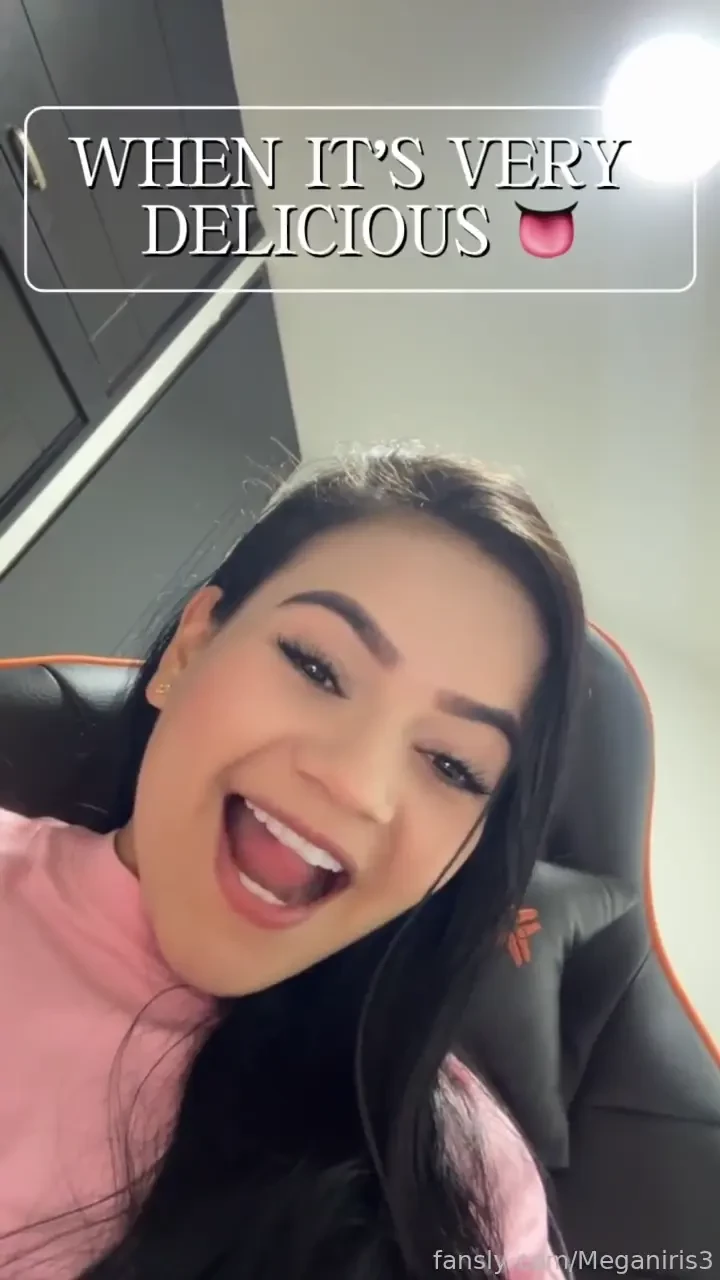 Hey babe sucking my tits fyp pussy boobs ass bigass lingerie fingering 