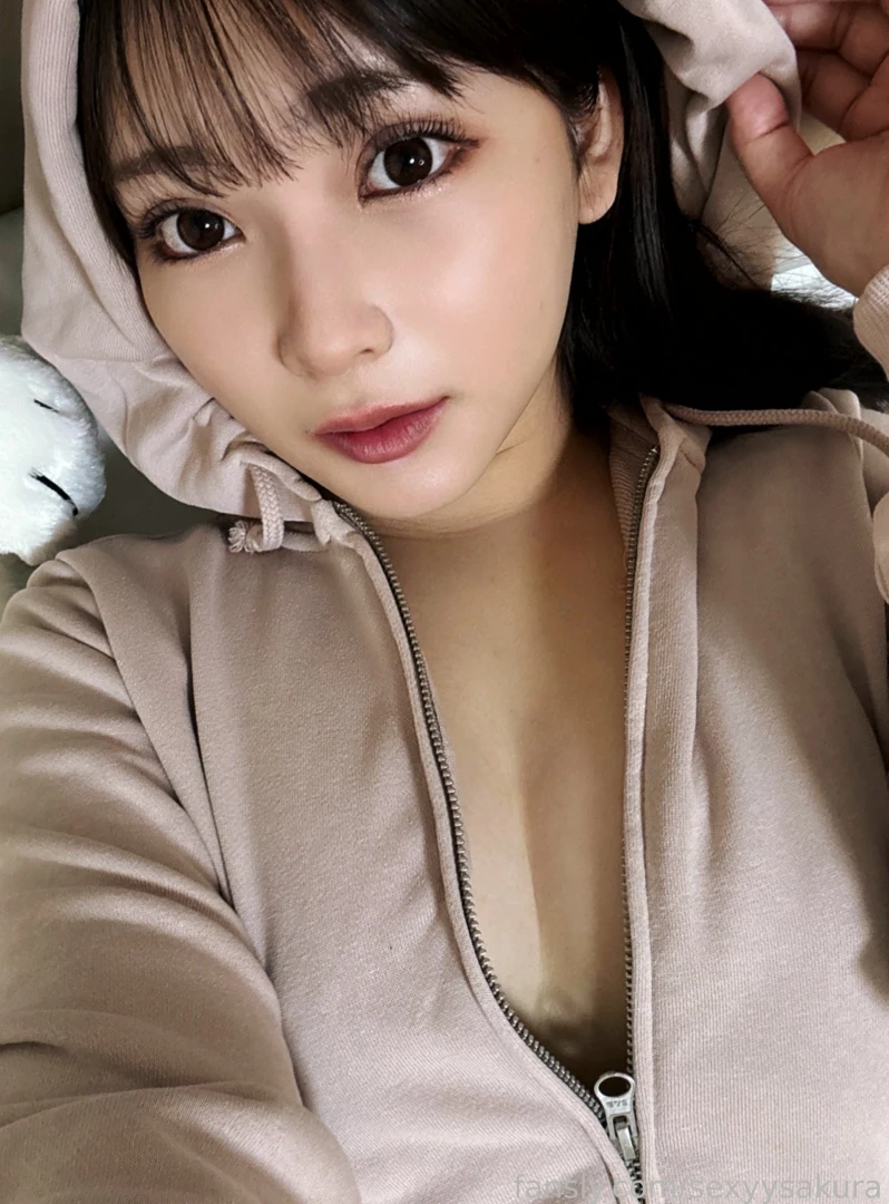 I cried today because no man has said hi to me in months japanese 