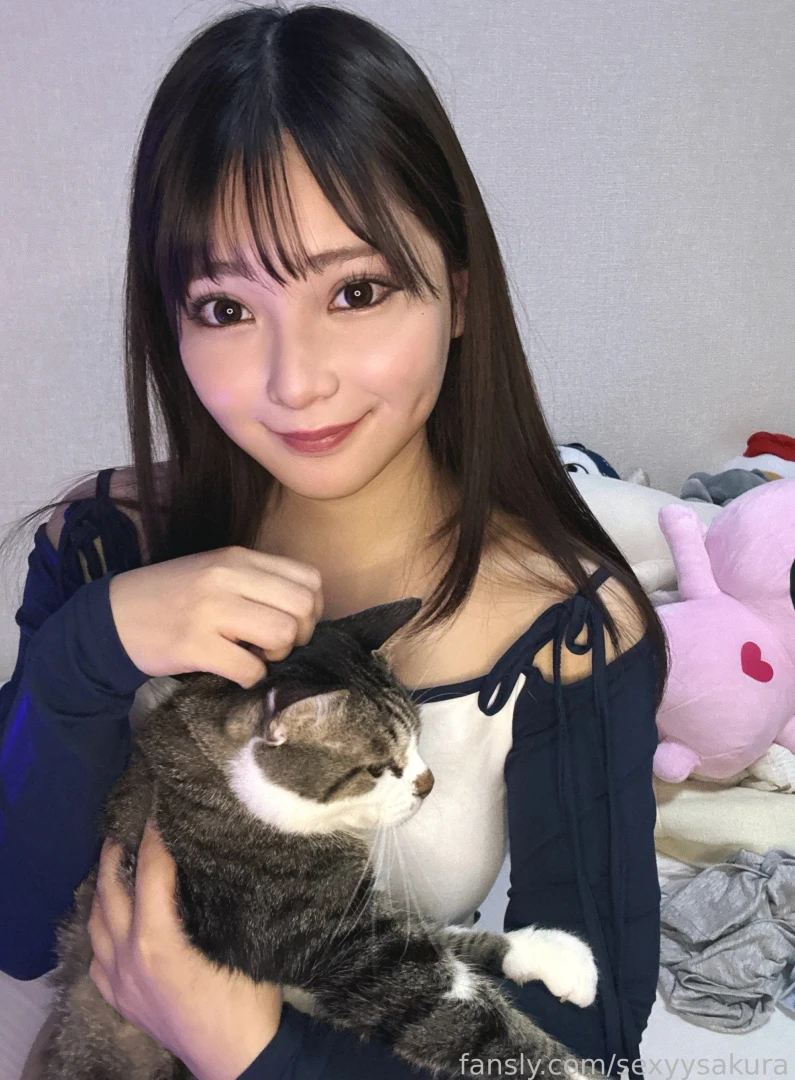 Hi i m sakura from japan today i m relaxing at home with my cat i d 