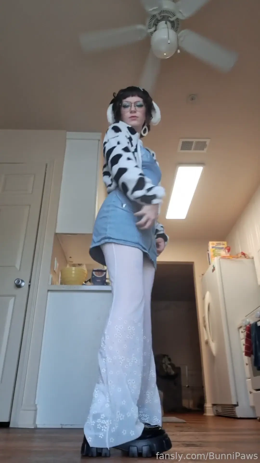 Photos and vids of this cute outfit and a little bit of public ass part 1 