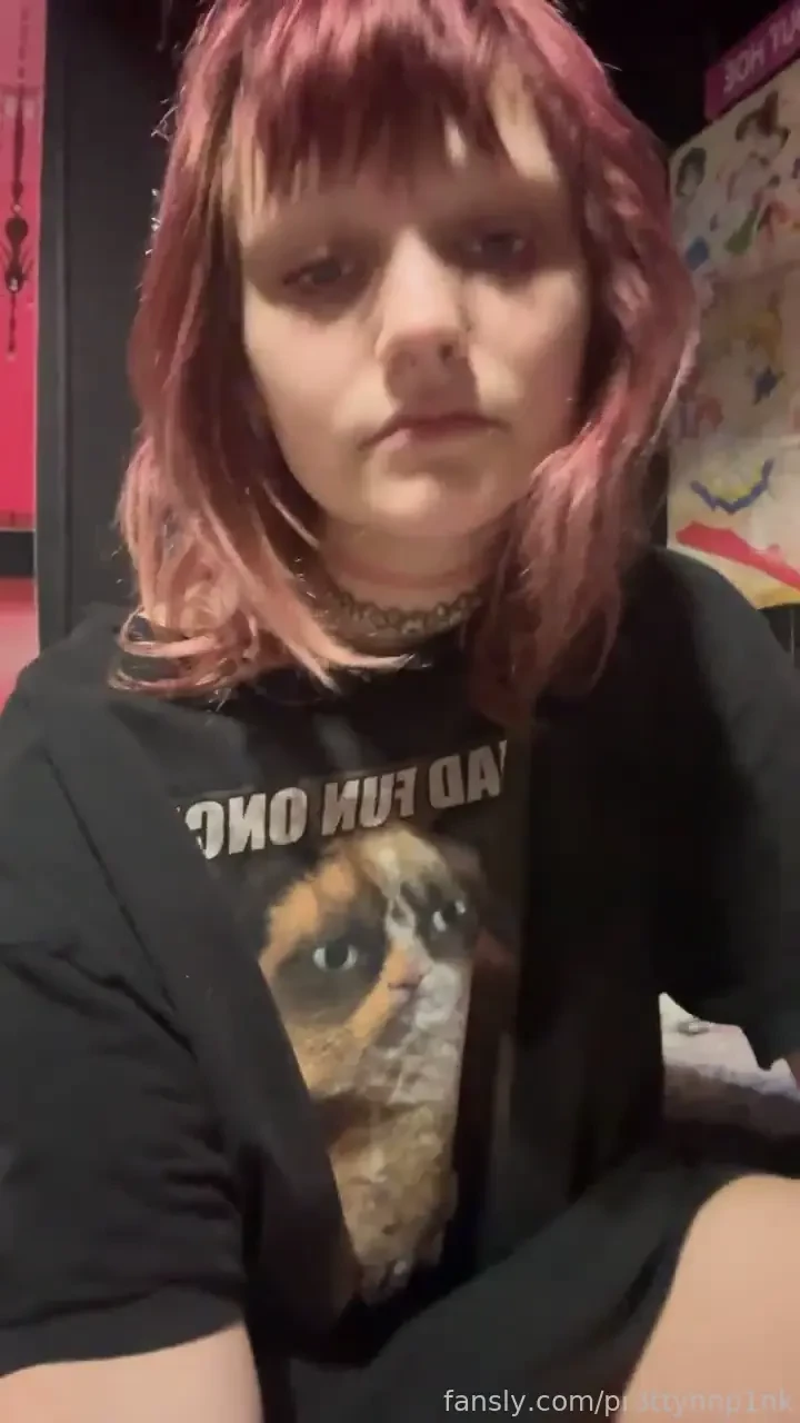 Vids of me smoking not nsfw but some of yall r into it lol 