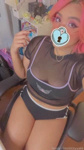 H-hi i m live on twitch building a pc for the first time gt lt also