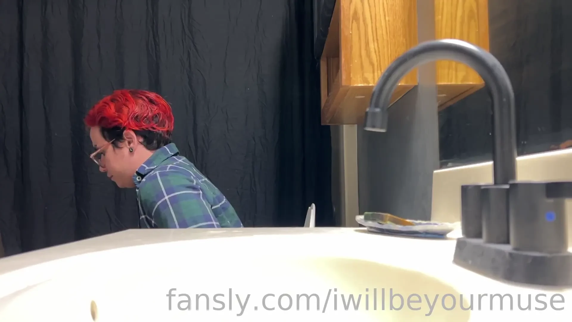 Bathroom break voyeurism watch me flow and enjoy the go voyeurism view 