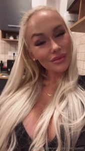 Hey babe i hope you had a great holiday i m sorry i ve been away from