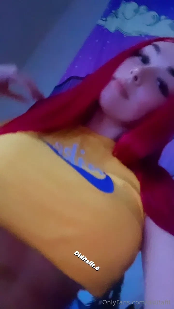 Small bundle 1 pic amp video massaging my big titties for u 