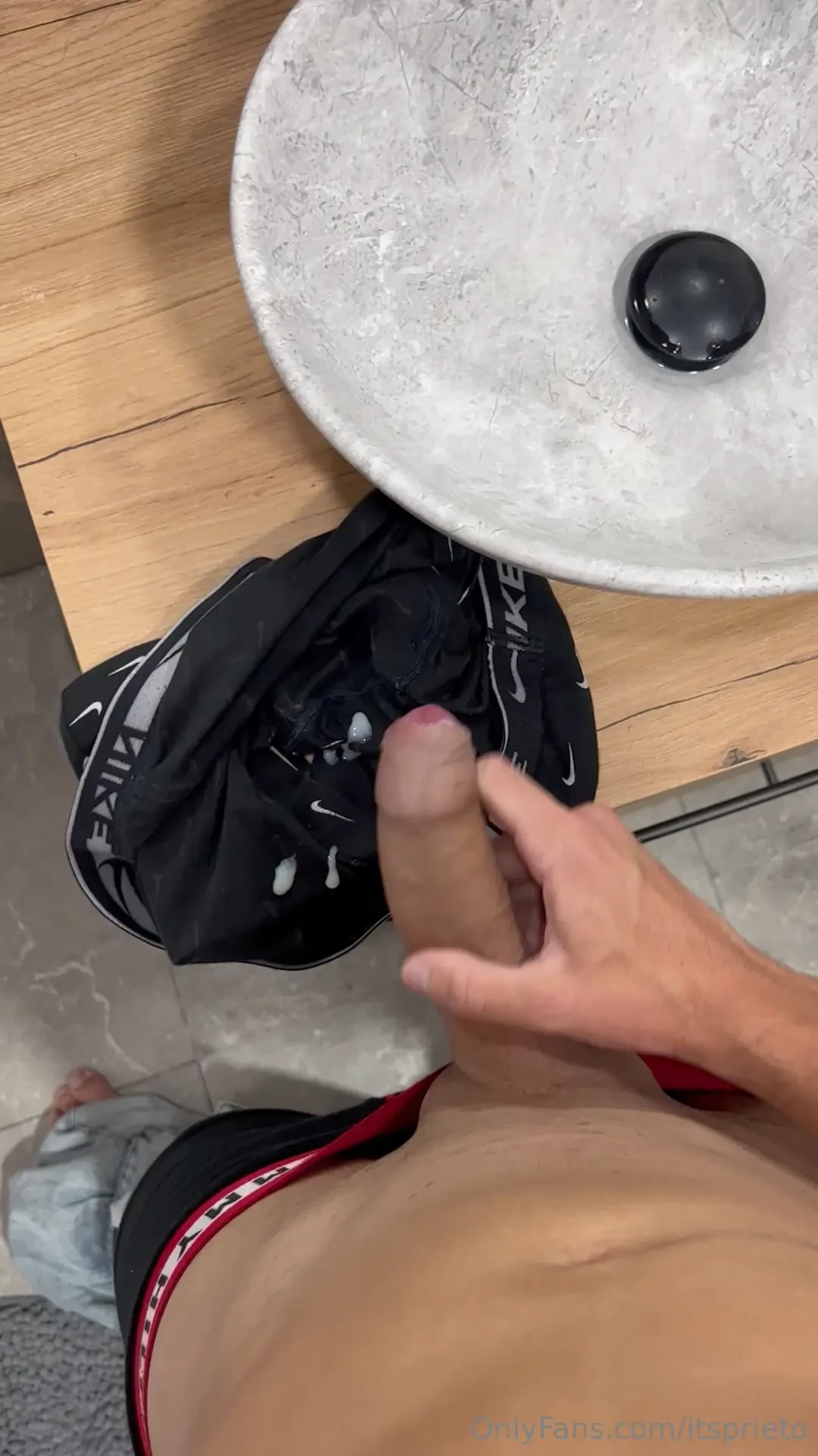 Quien quiere estos b xers corridos por mi jaja 