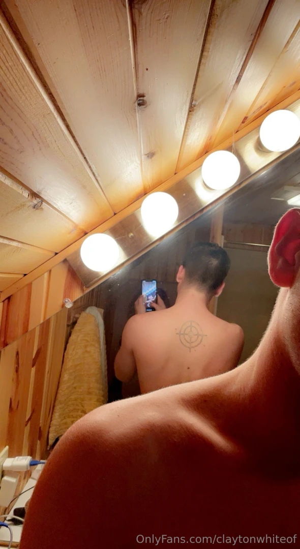 I love love kisses on the neck 