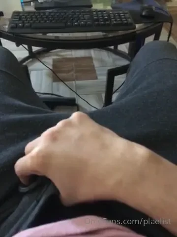 Working from home and needing a distraction someone please cum 