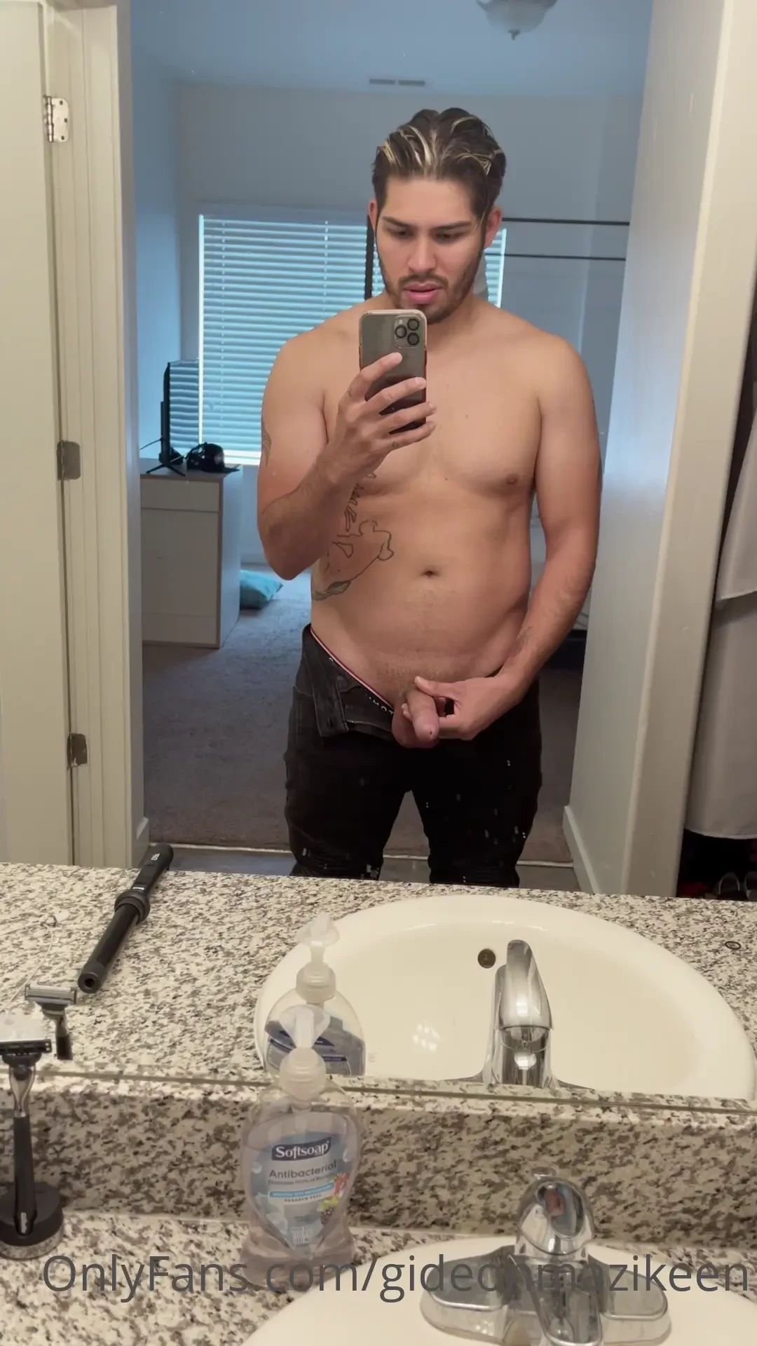 Swipe right so i can tell you what i need from you 