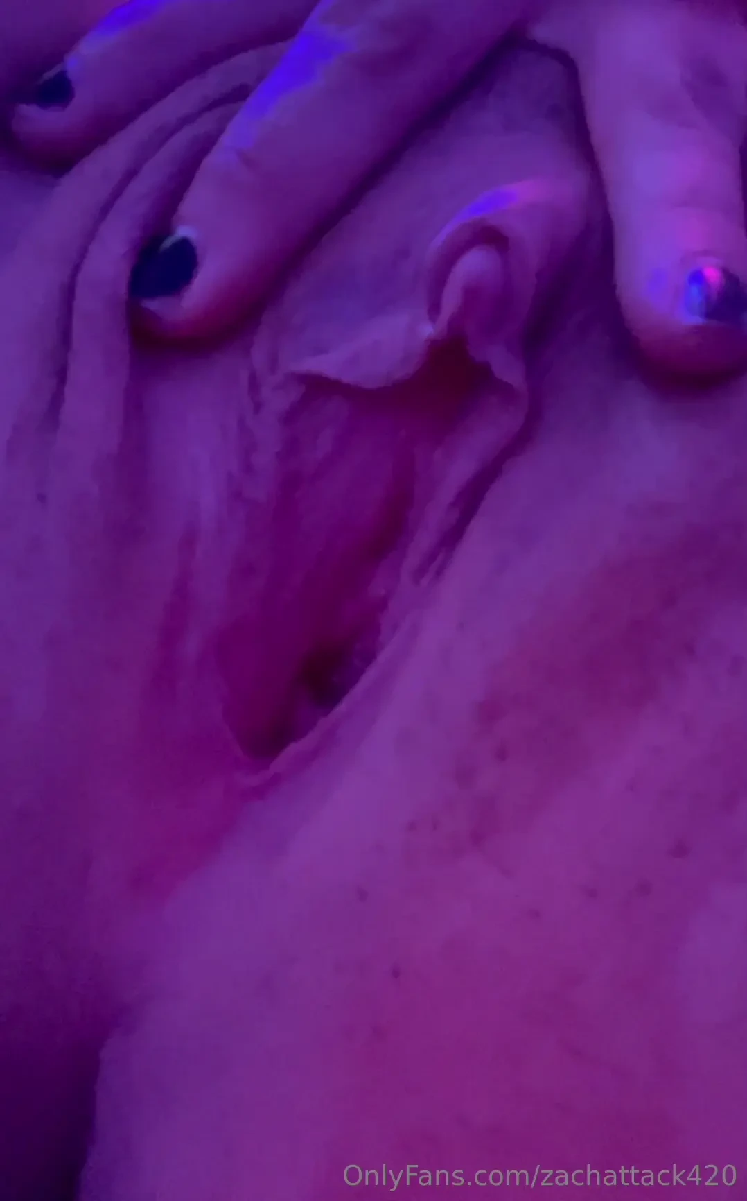 Now just imagine your cock in it while it flexes 