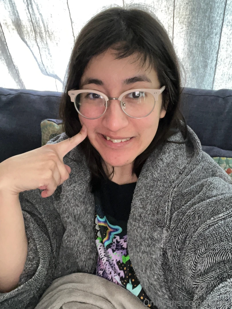 Sup - i ve been having a cozy sunday my silly pants has been reading 