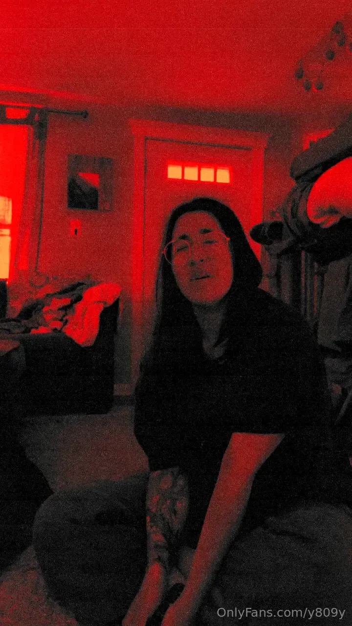 I did a night of karaoke using snap filters and youtube - grab a beer part 3 