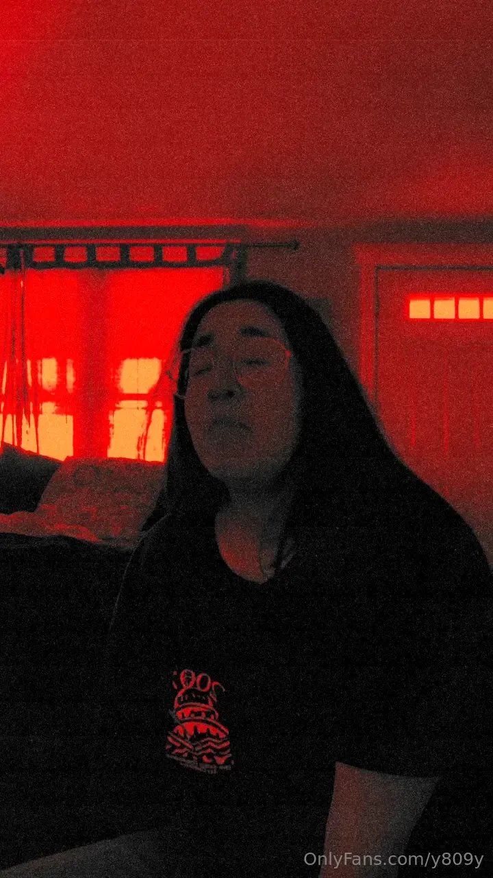I did a night of karaoke using snap filters and youtube - grab a beer part 1 