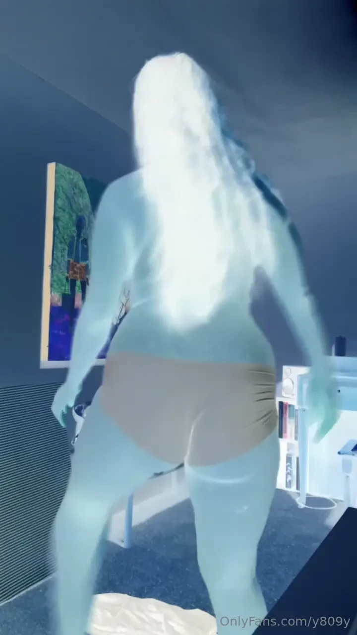Ok i can shake my butt a little 