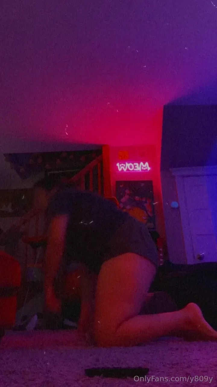 I m a bitch and boss and i shine like gloss 