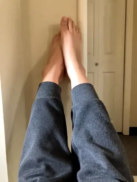 Stream started at 04 22 2024 09 17 pm feet just feet attached to me 