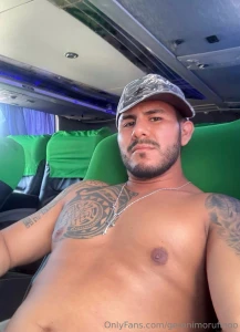 La continuaci n de lo que pas en el bus como cae mi nbsp yogurt en el part 1